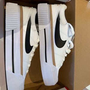 Nike Court Legacy Lift sneakers